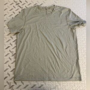 Lululemon men’s gray shirt size L